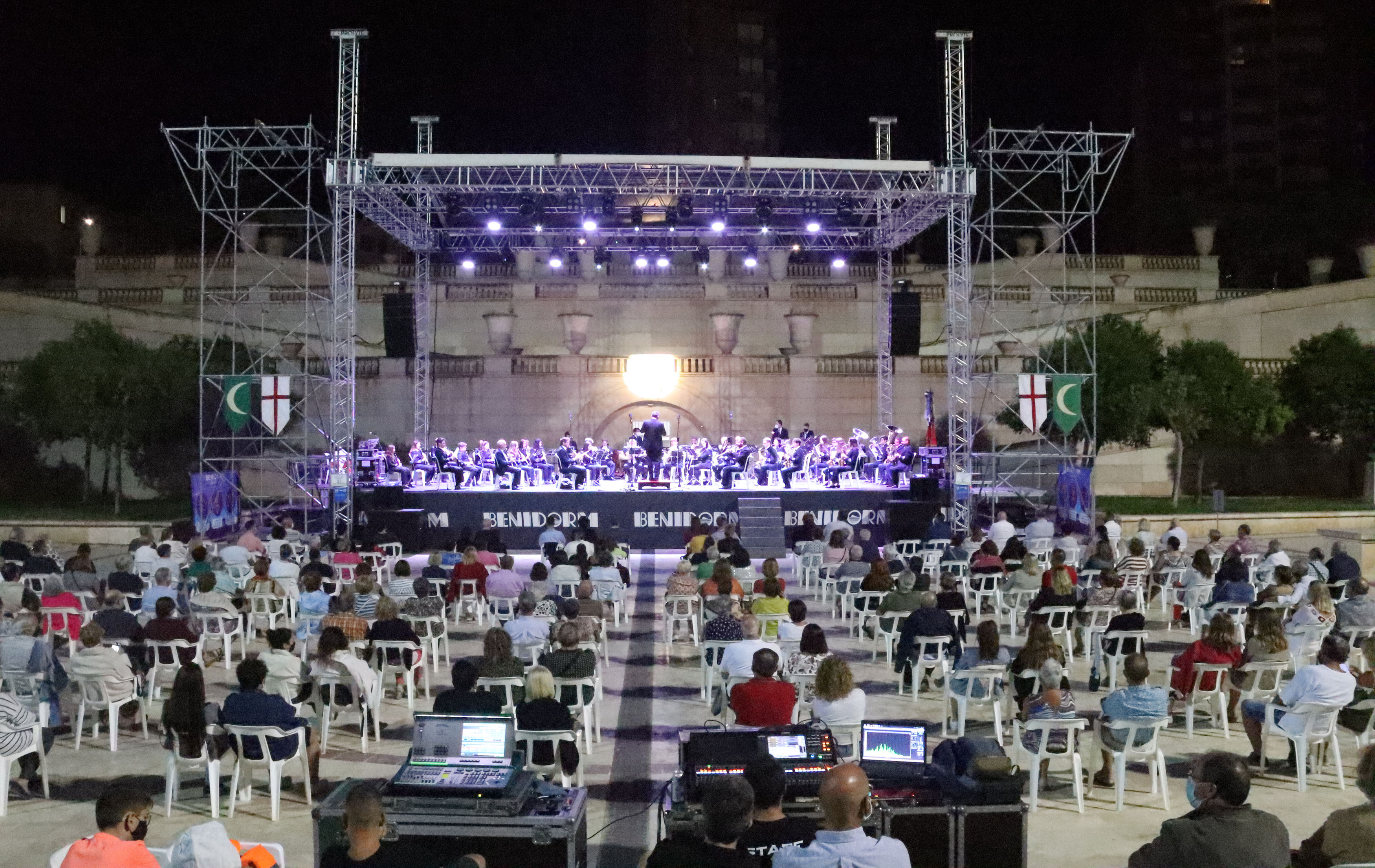 MOROS Y CRISTIANOS.- La Unión Musical lleva la música festera al Parque de l’Aigüera